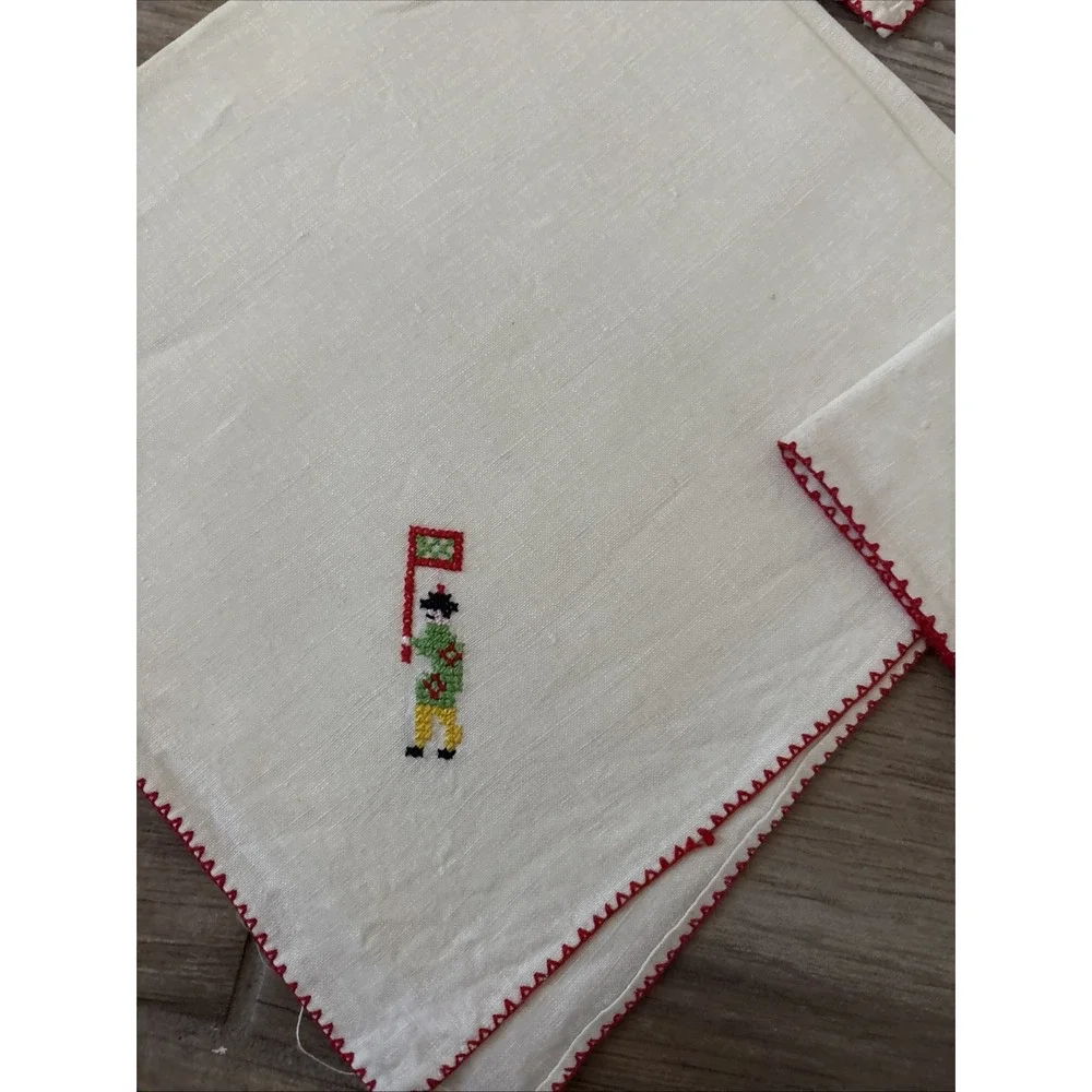 6 Embroidered Napkins With Red Edging & Boy 16